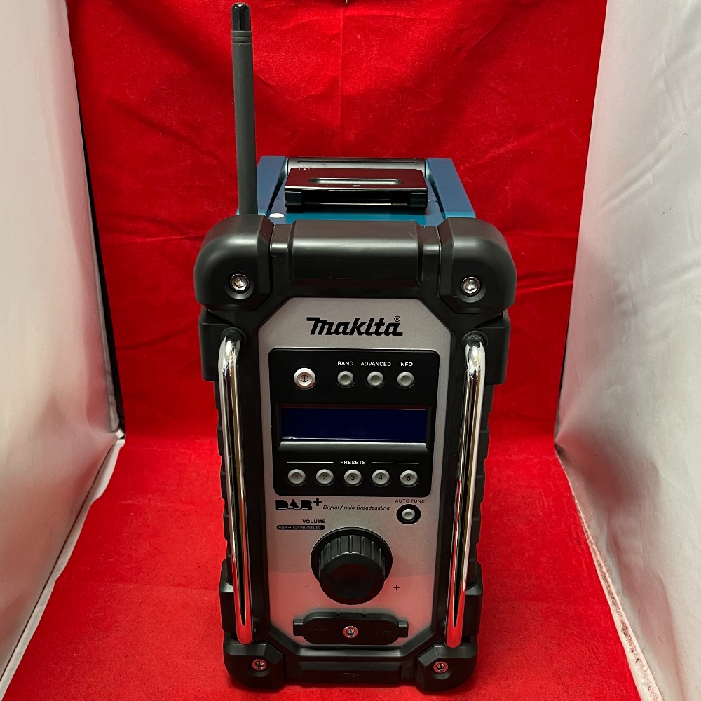 Makita Makita DAB Radio Own4Less